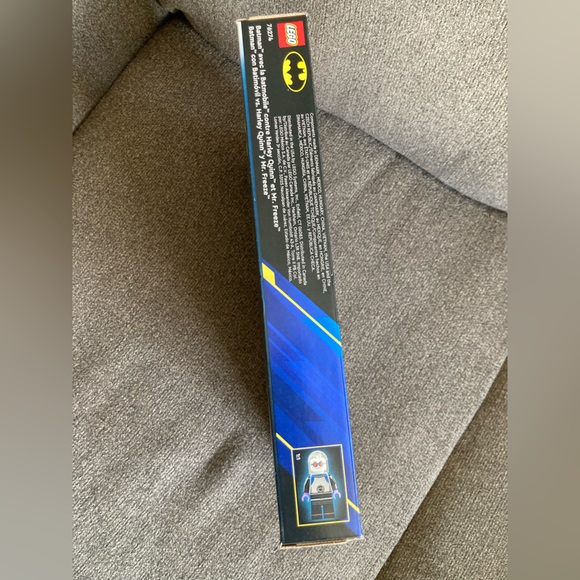 BATMAN WITH BATMOBILE VS HARLEY QUINN AND MR FREEZE LEGO DC SET #76274 435 PCS - Picture 5 of 6